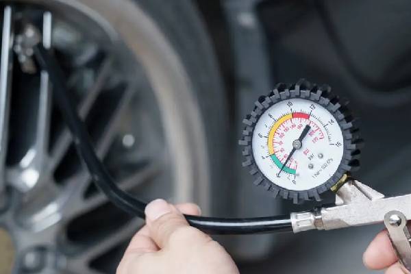 فشار استاندارد لاستیک برای خودروهای مختلف چقدر است؟